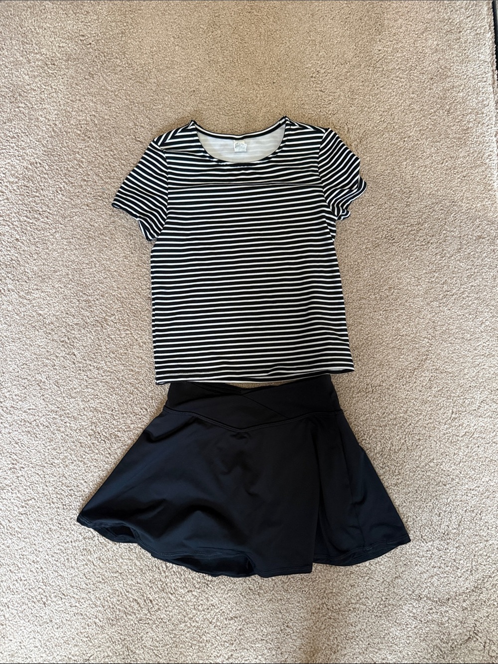 Striped Black and White Tee with Black Skort Set, Yogalicious, Sz12